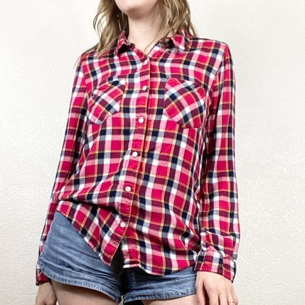 SO Kohls Red Plaid Button Up Shirt